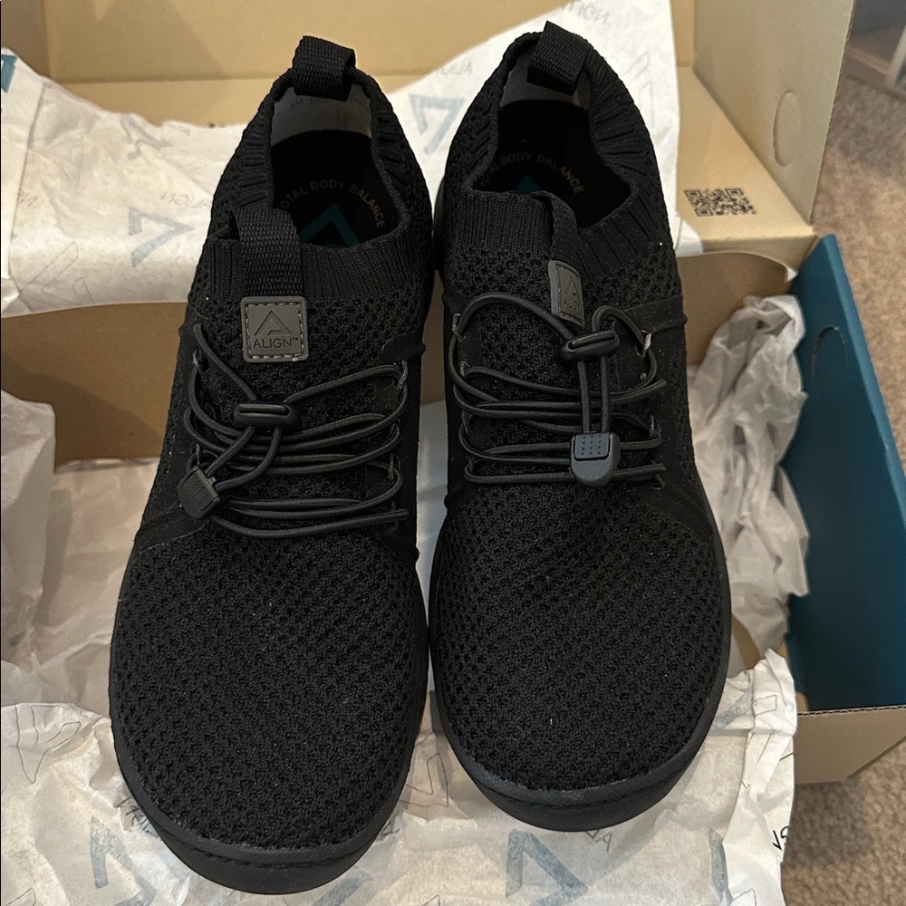 Align Torri Black Nursemate shoes, size 8.
